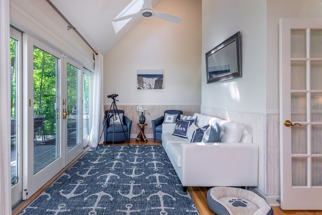 4 Harbour View Drive, New Fairfield, CT 06812