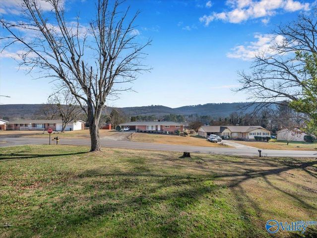 2212 Alabama Avenue NW, Fort Payne, AL 35967