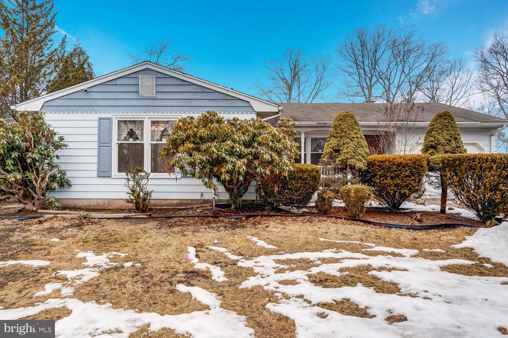 Image 1 of property listing at 1078 TREASURE AVE, Manahawkin, NJ 08050