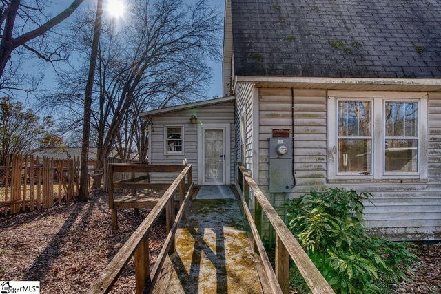 7 Courtney Circle, Greenville, SC 29617