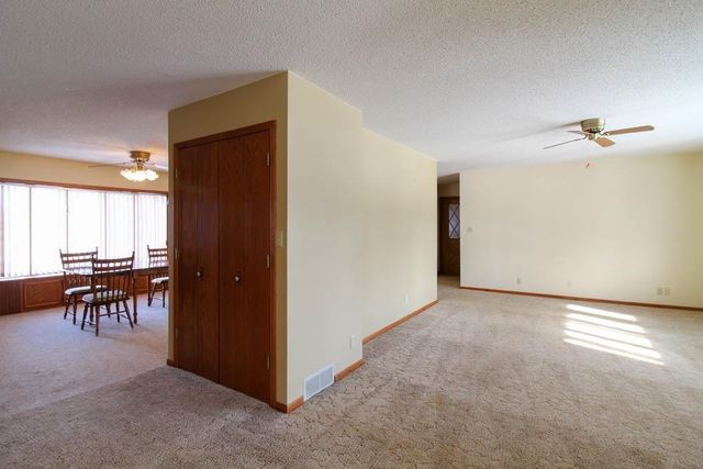 1107 12th Street, Grundy Center, IA 50638