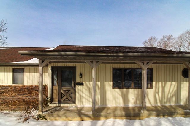 1107 12th Street, Grundy Center, IA 50638