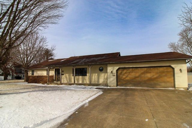 1107 12th Street, Grundy Center, IA 50638