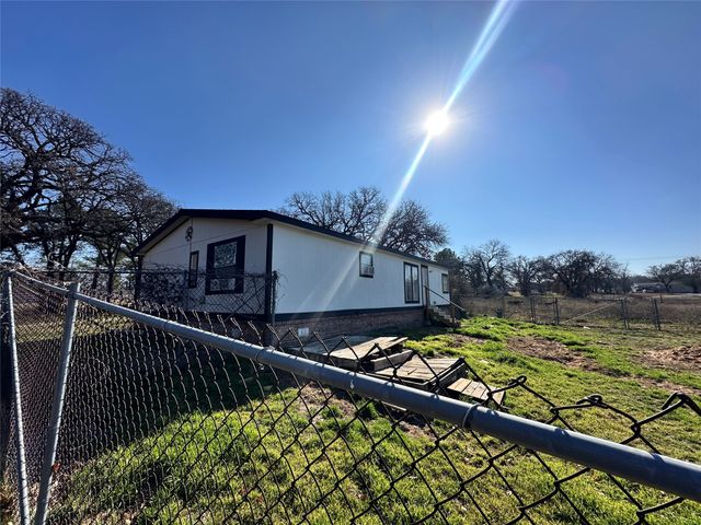 13925 Briar Road, Azle, TX 76020