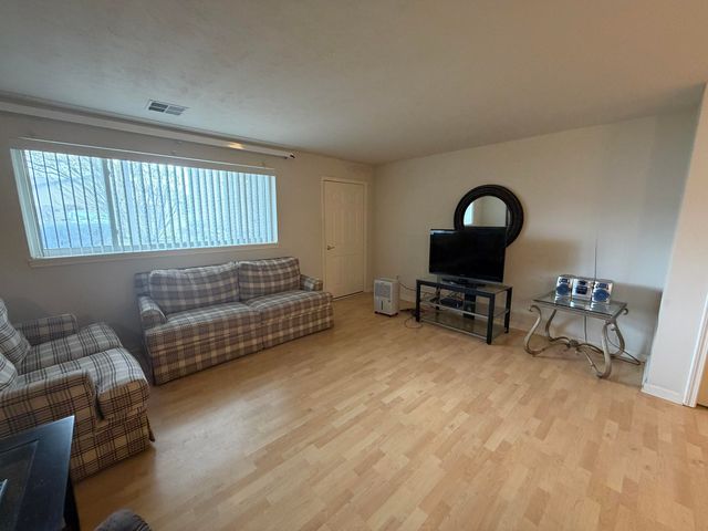 5835 Crosswinds Drive 14, Norton Shores City, MI 49444