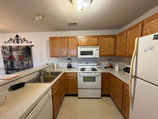 5835 Crosswinds Drive 14, Norton Shores City, MI 49444