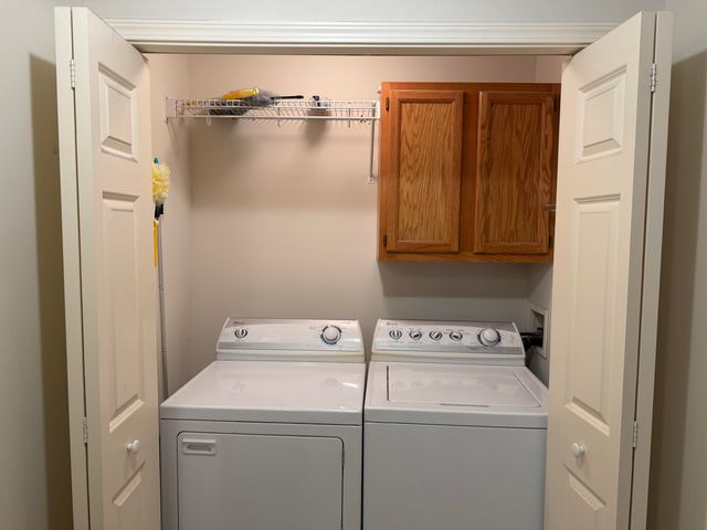 5835 Crosswinds Drive 14, Norton Shores City, MI 49444
