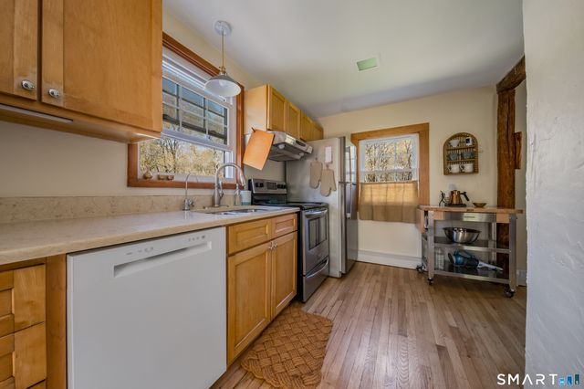 50 Ledge Hill Road, Guilford, CT 06437