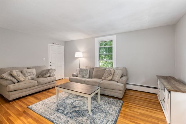 60 Vinton St 3, Melrose, MA 02176