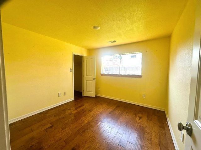 7307 Ironwood Lane N, Baytown, TX 77521
