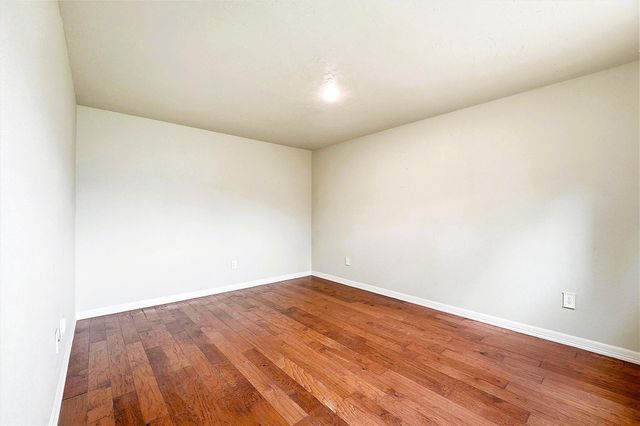 7307 Ironwood Lane N, Baytown, TX 77521
