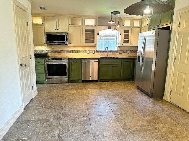 7307 Ironwood Lane N, Baytown, TX 77521