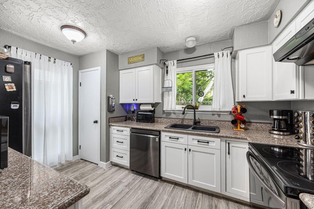 21302 Bridgepoint Lane, Spring, TX 77388