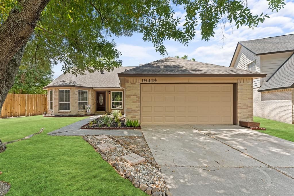19419 Navarro Mills Drive, Tomball, TX 77375