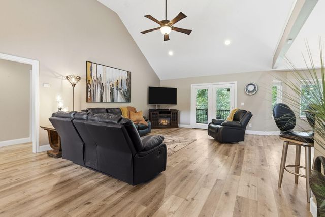 10 Cara Lane, Blue Eye, MO 65611