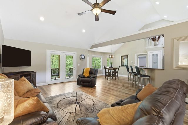 10 Cara Lane, Blue Eye, MO 65611