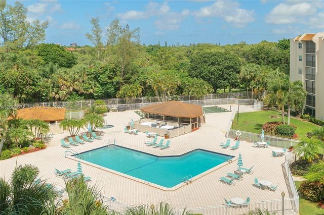 3940 Inverrary Blvd 304-A, Lauderhill, FL 33319