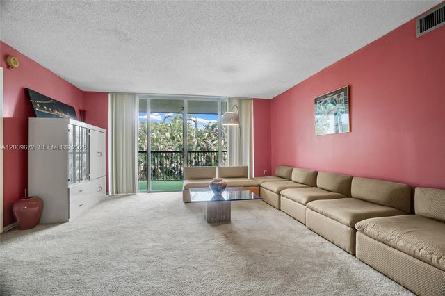 3940 Inverrary Blvd 304-A, Lauderhill, FL 33319