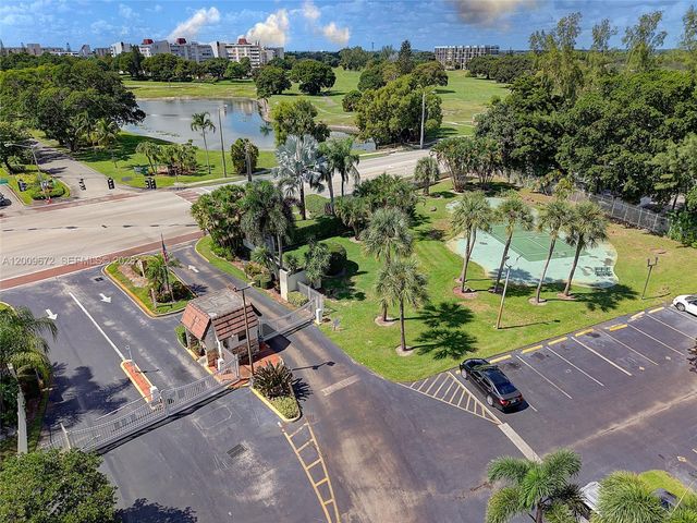 3940 Inverrary Blvd 304-A, Lauderhill, FL 33319