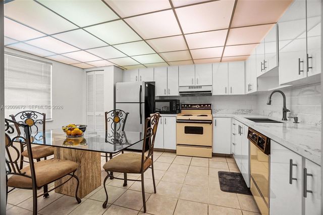 3940 Inverrary Blvd 304-A, Lauderhill, FL 33319