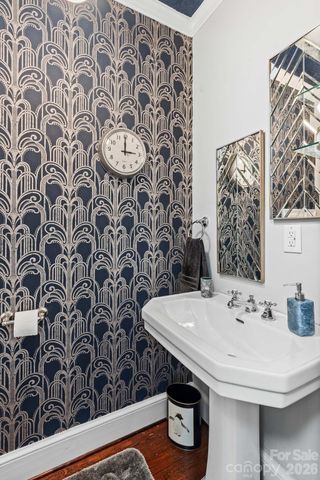 221 Woodrow Avenue, High Point, NC 27262