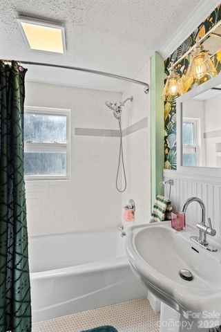 221 Woodrow Avenue, High Point, NC 27262