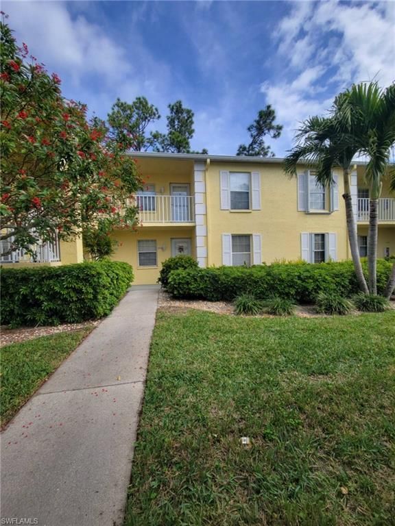 2618 Kings Lake BLVD 2-202, Naples, FL 34112