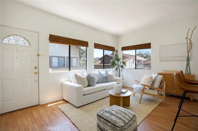 68 Maegan 7, Thousand Oaks, CA 91362