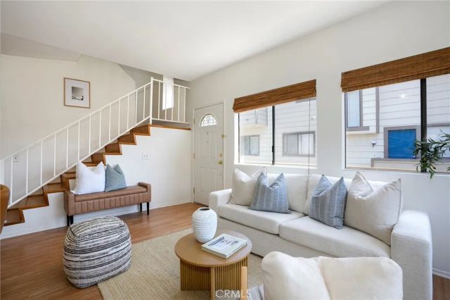 68 Maegan 7, Thousand Oaks, CA 91362
