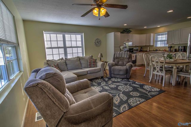 110 Willis Shavers Street, Hollywood, AL 35752