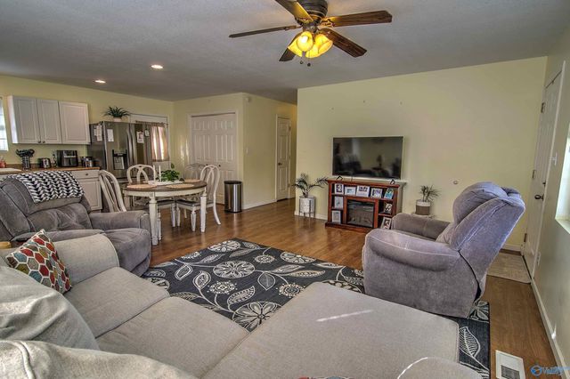 110 Willis Shavers Street, Hollywood, AL 35752