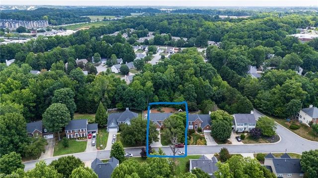 3221 Peninsula Drive, Jamestown, NC 27282