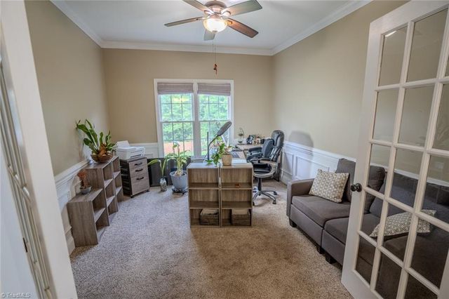3221 Peninsula Drive, Jamestown, NC 27282