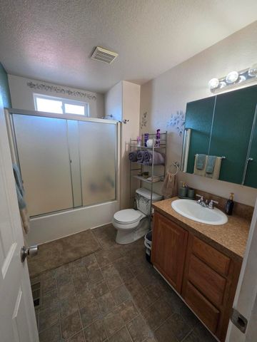 5556 State Street, Klamath Falls, OR 97603