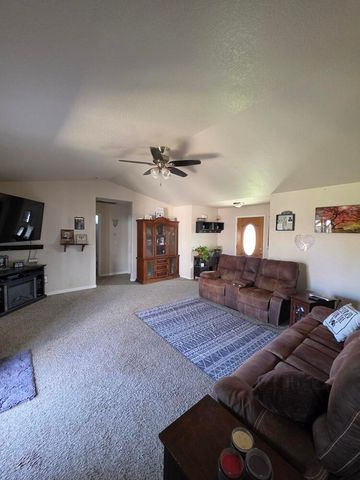 5556 State Street, Klamath Falls, OR 97603