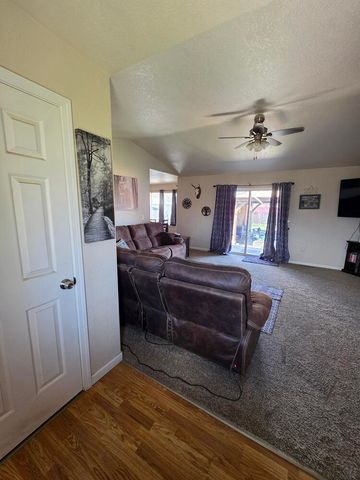 5556 State Street, Klamath Falls, OR 97603