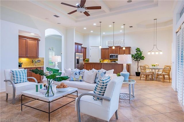 7643 Cottesmore DR, Naples, FL 34113