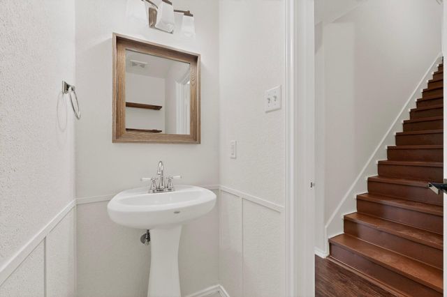 149 Mallard LN, Leander, TX 78641