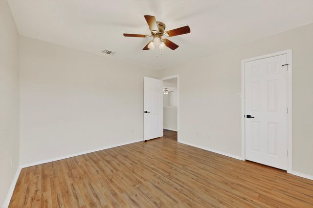 149 Mallard LN, Leander, TX 78641