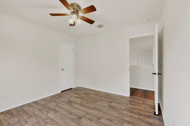 149 Mallard LN, Leander, TX 78641