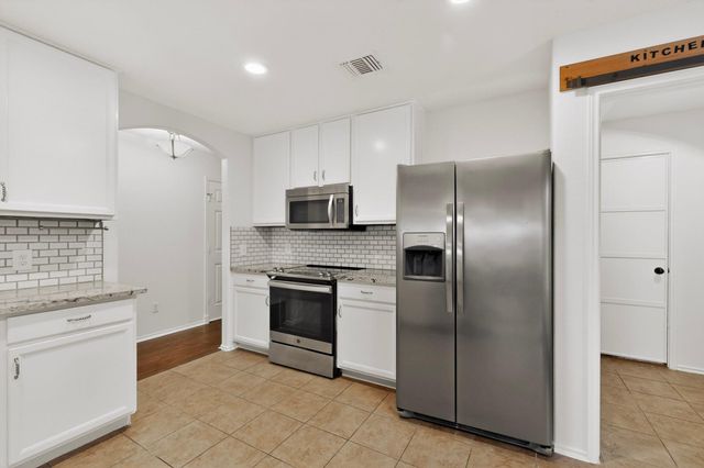 149 Mallard LN, Leander, TX 78641