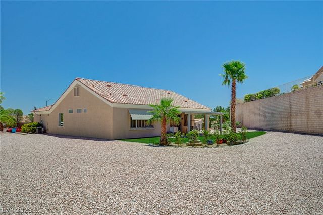 10613 Spring Garden Court, Las Vegas, NV 89134