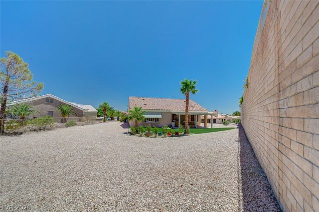 10613 Spring Garden Court, Las Vegas, NV 89134