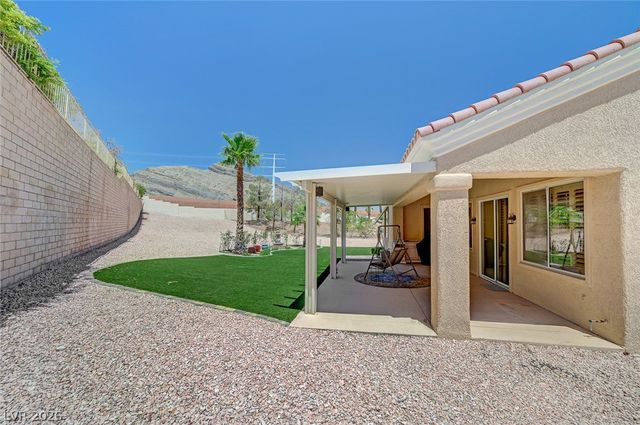 10613 Spring Garden Court, Las Vegas, NV 89134