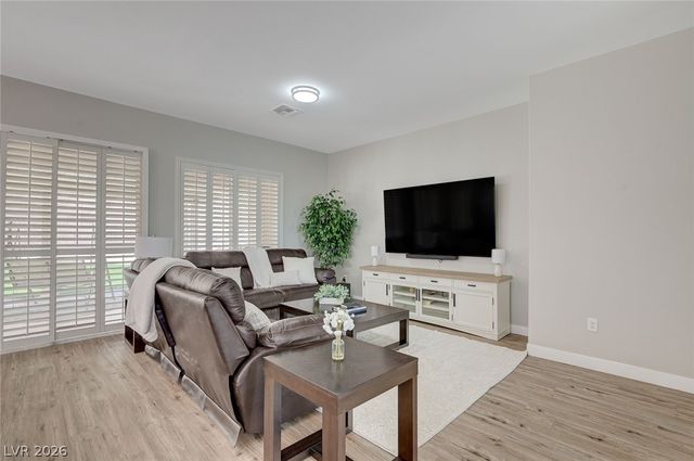 10613 Spring Garden Court, Las Vegas, NV 89134