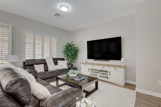10613 Spring Garden Court, Las Vegas, NV 89134