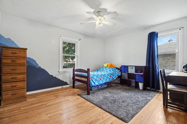 136 Westmont Drive NW, Grand Rapids, MI 49504