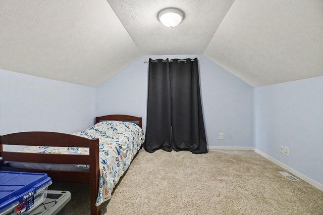 136 Westmont Drive NW, Grand Rapids, MI 49504