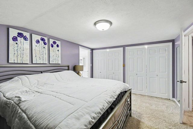 136 Westmont Drive NW, Grand Rapids, MI 49504