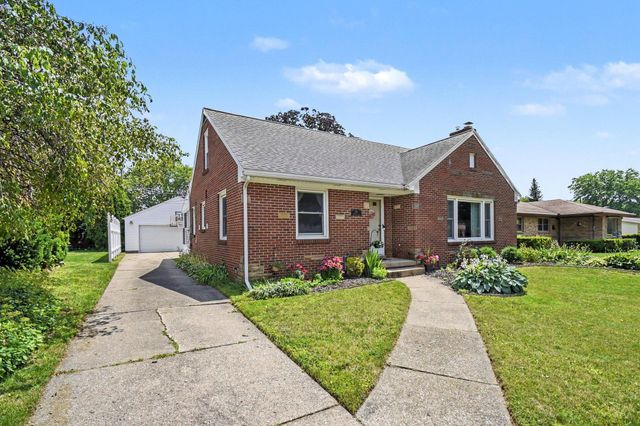 136 Westmont Drive NW, Grand Rapids, MI 49504